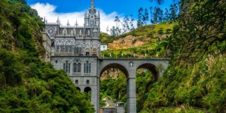 1024px-Santuario_Nacional_de_Las_Lajas_04-1s8uopks0dow83vxurtjccvrbfjserdp57s15ft2nb1g.jpg